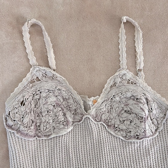 Free People One Knit Cami featuring triangle cups adorned open-knit Rose NWOT! - Picture 7 of 8